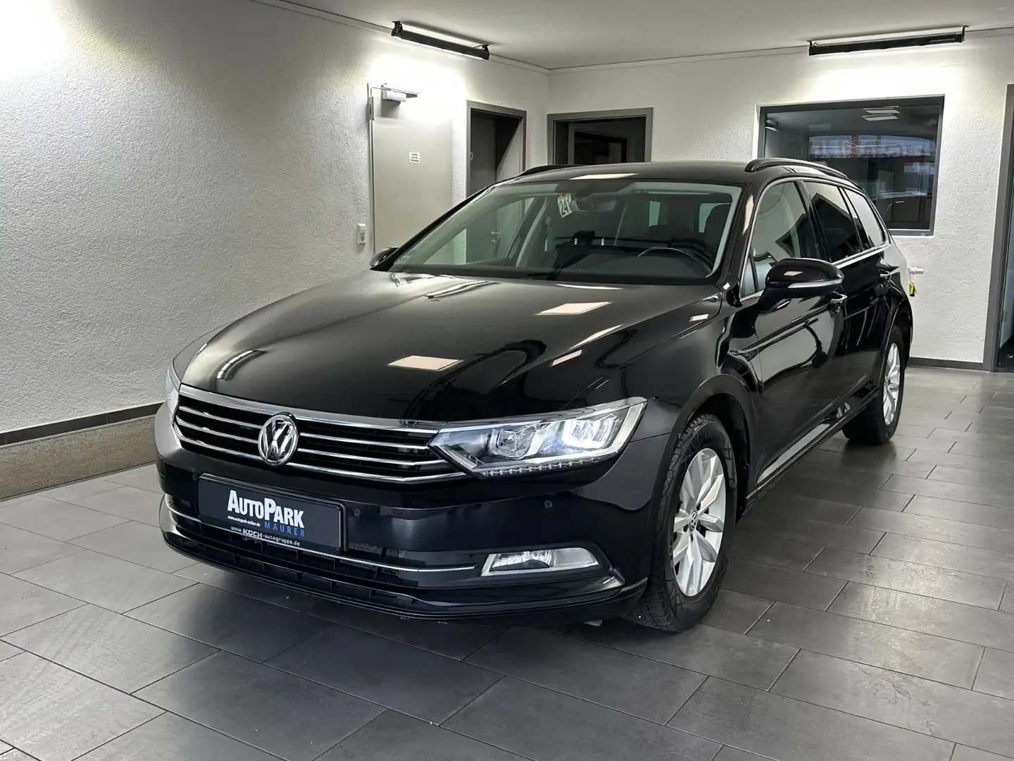 Volkswagen Passat Variant Comfortline*Abstandstempomat*LED* Black - 2