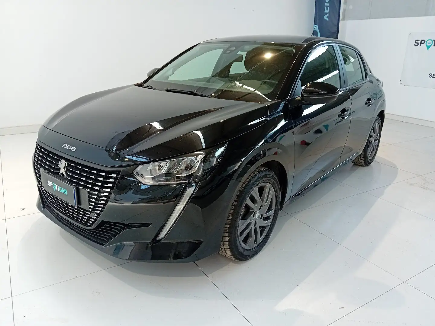 Peugeot 208 PureTech 75         5 porte Active Pack Чорний - 1
