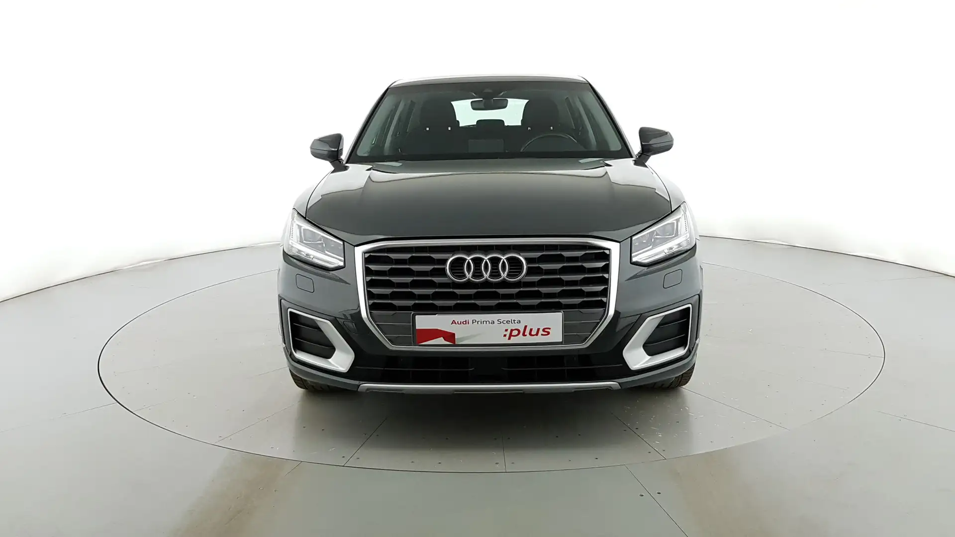 Audi Q2 35 1.5 tfsi Admired s-tronic Šedá - 2