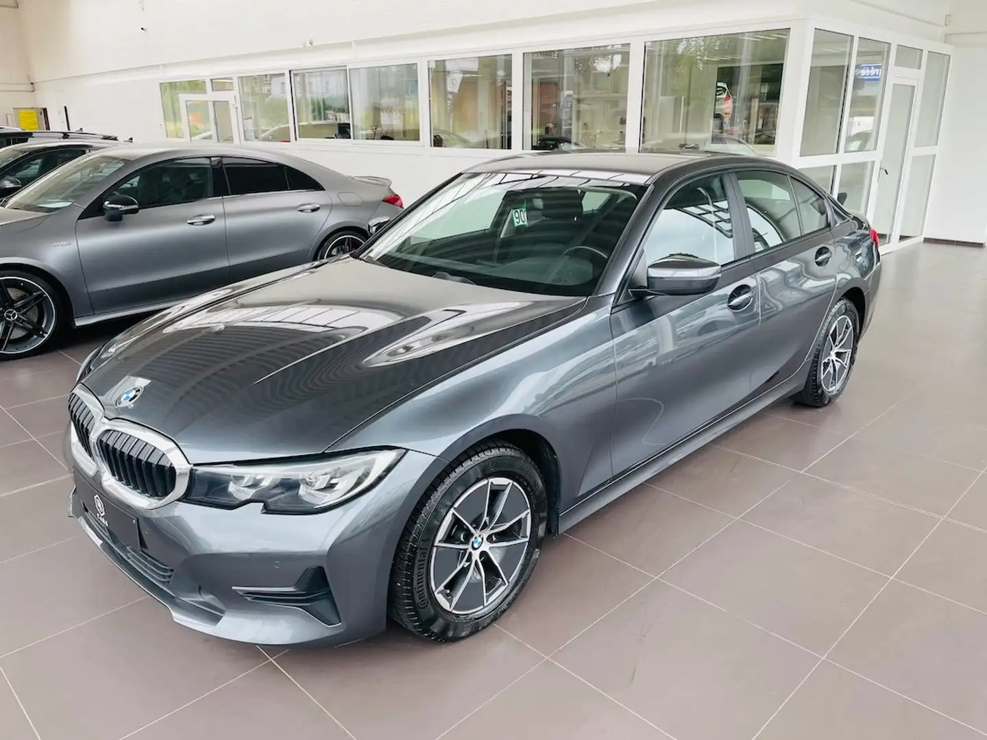 BMW 316 dA *** GARANTIE + COCKPIT + LED + GPS PRO *** Grijs - 2