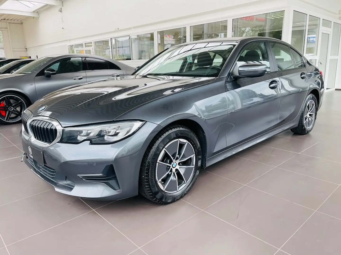 BMW 316 dA *** GARANTIE + COCKPIT + LED + GPS PRO *** Grijs - 1