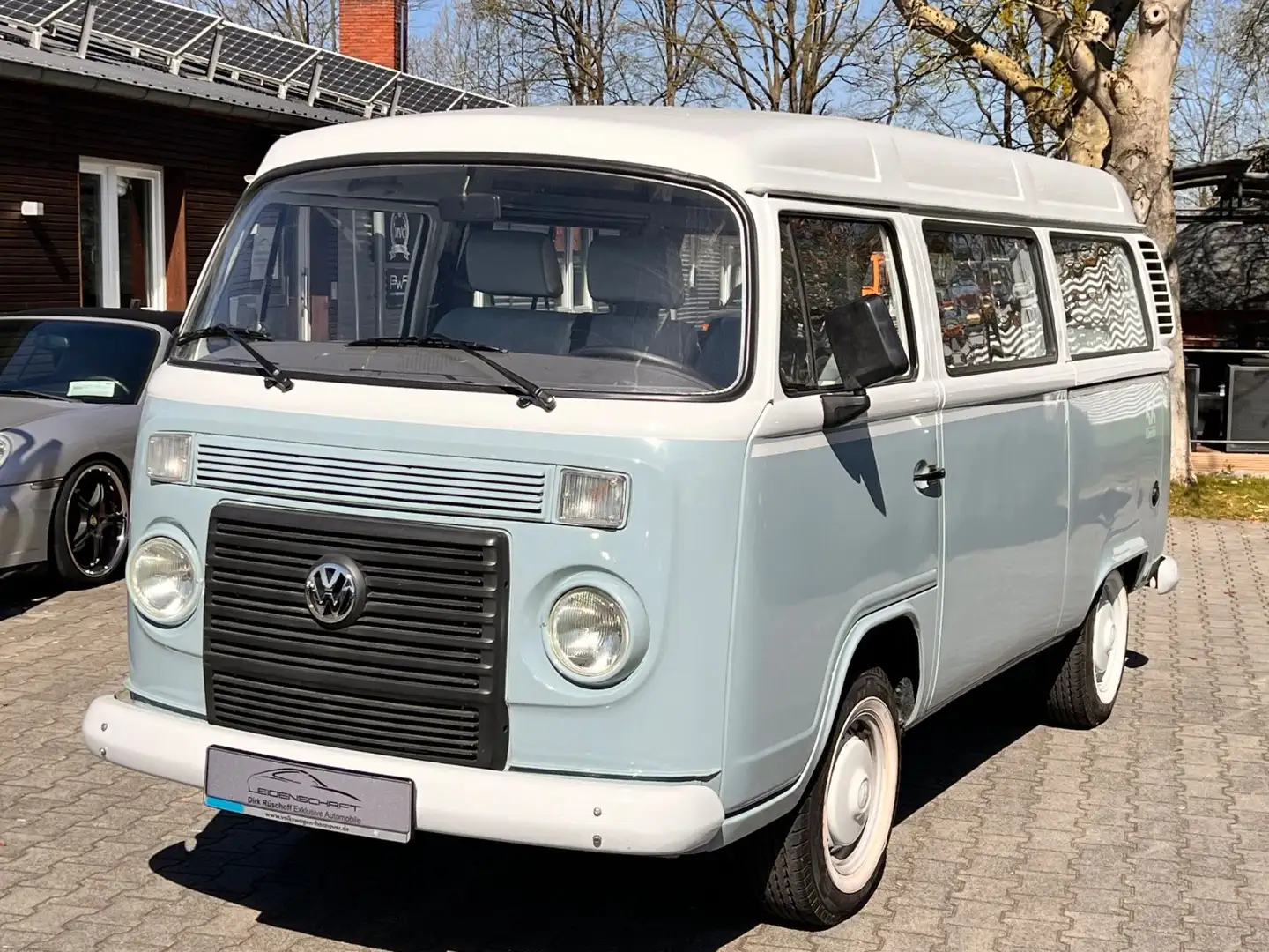 Volkswagen T2 c Last Edition, Sondermodell 56 Jahre T 2 Kék - 2