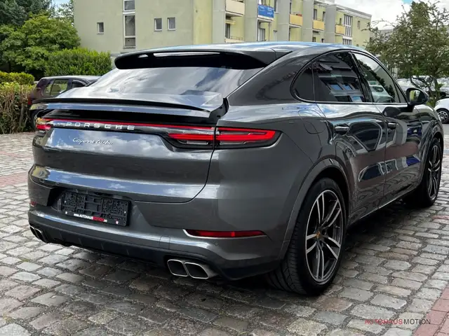 Porsche Cayenne view 6