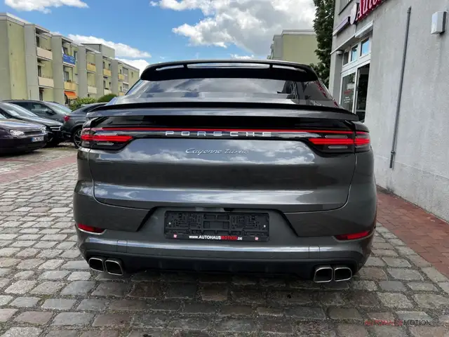 Porsche Cayenne view 7