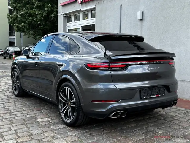 Porsche Cayenne view 5