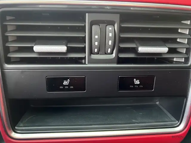 Porsche Cayenne view 13