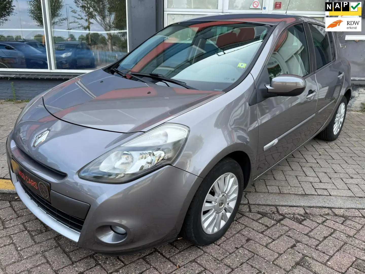 Renault Clio 1.2 Collection NAP/AIRCO/NAVI/CR CONTROL Grijs - 1