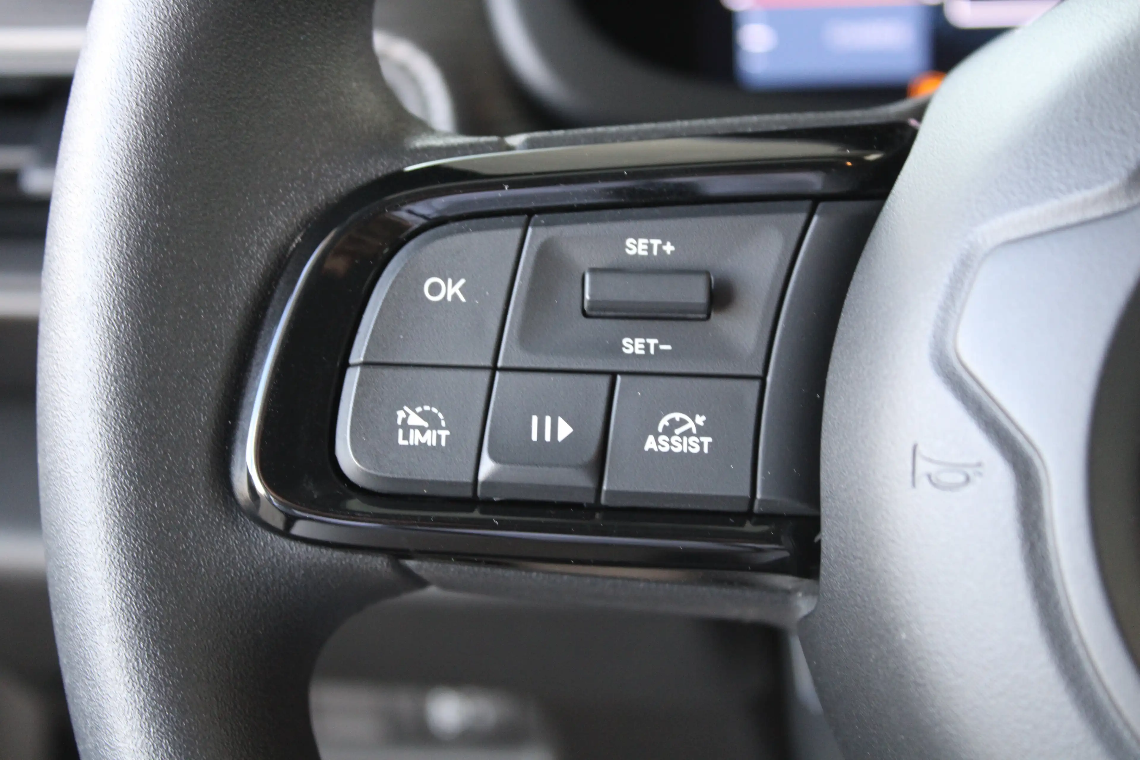 Jeep Avenger Longitude 54 kWh | SOH 95% | Keyless entry | Navig — photo 19