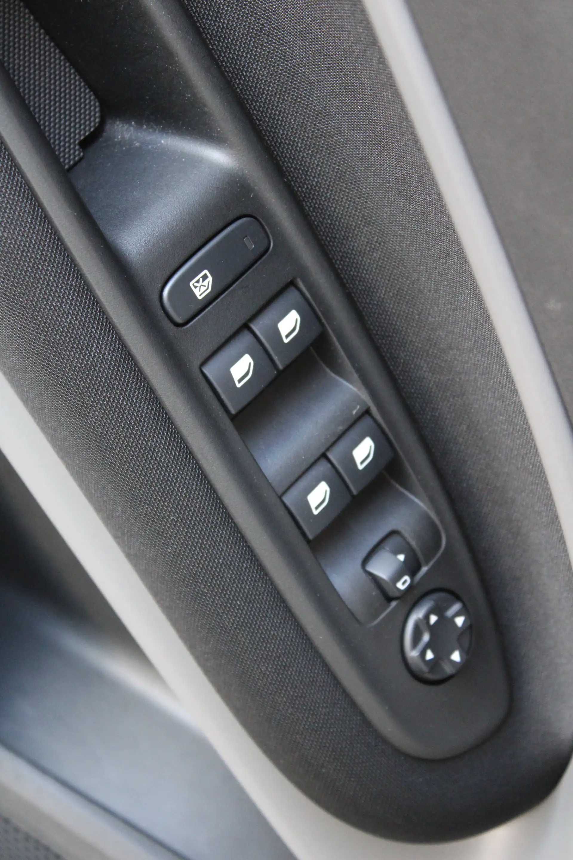 Jeep Avenger Longitude 54 kWh | SOH 95% | Keyless entry | Navig — photo 17