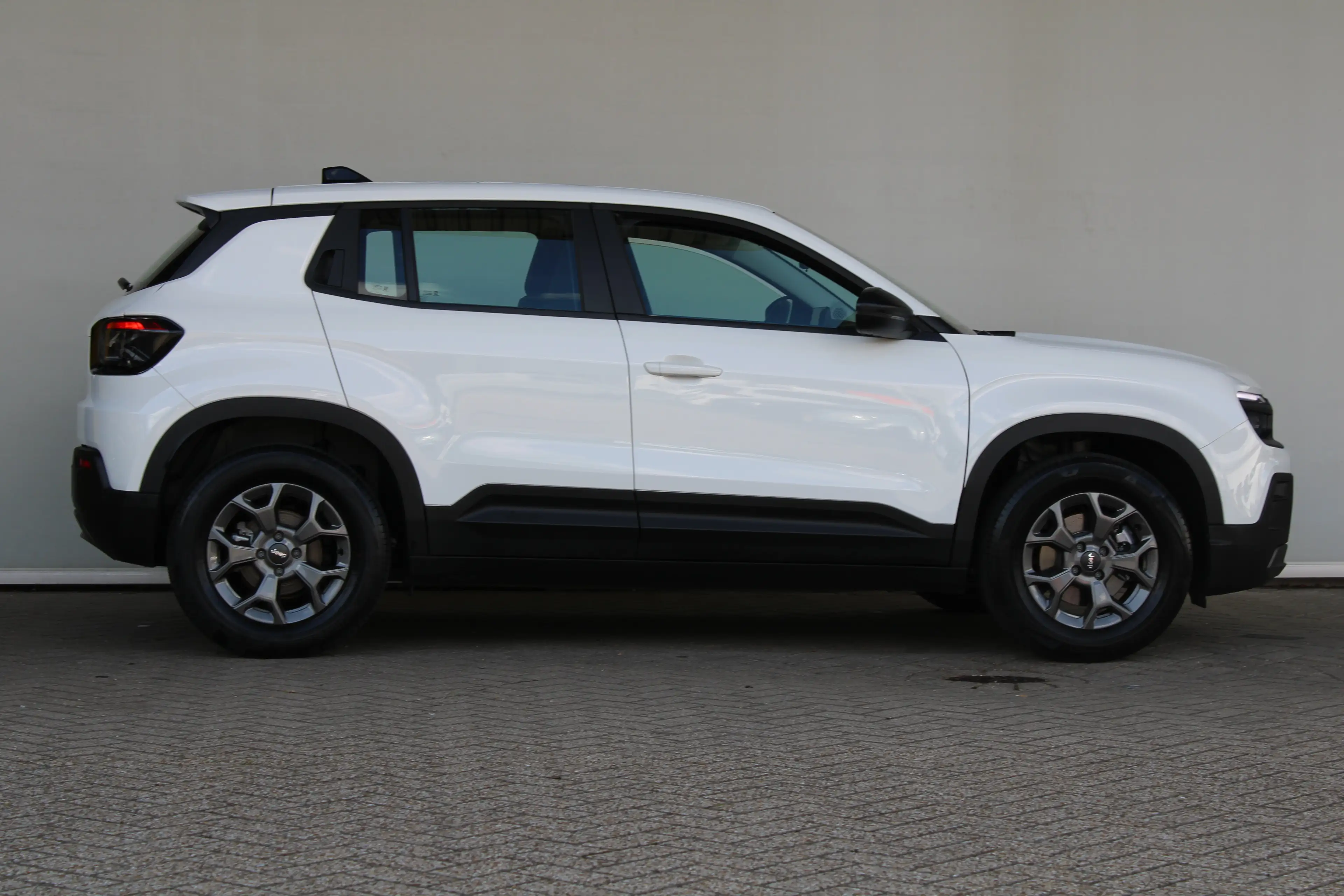 Jeep Avenger Longitude 54 kWh | SOH 95% | Keyless entry | Navig — photo 5