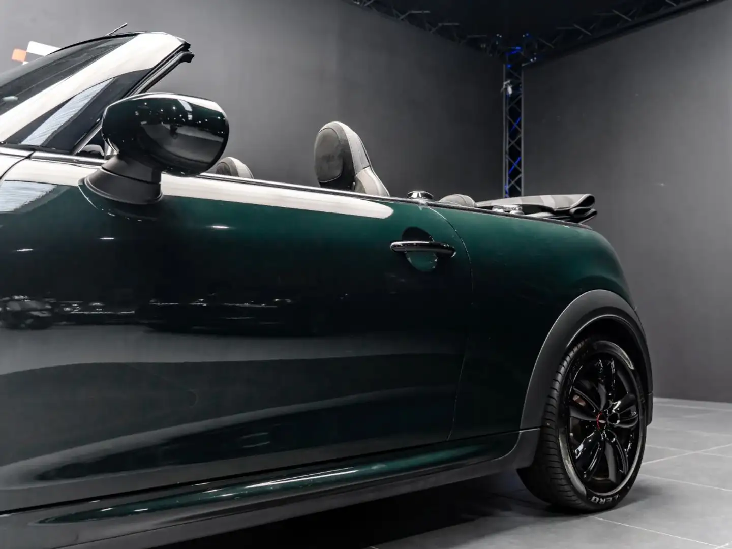 MINI Cooper Cabrio Cabriolet JCW - 2