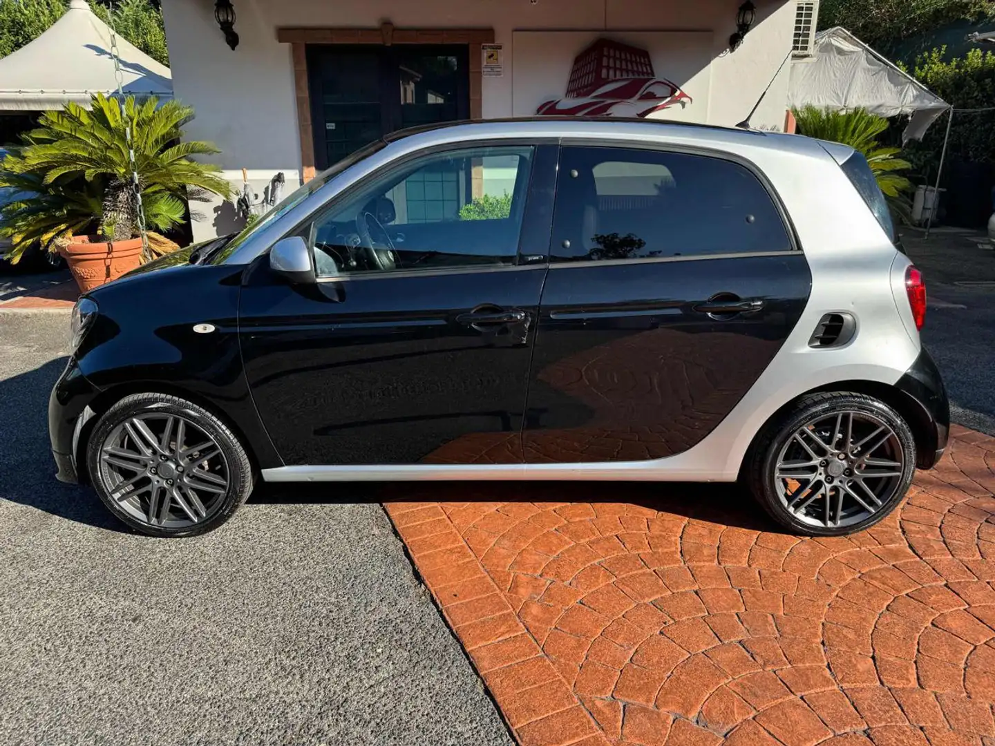 smart forFour 70 1.0 twinamic Prime BRABUS Style LED! PROMO! Nero - 2