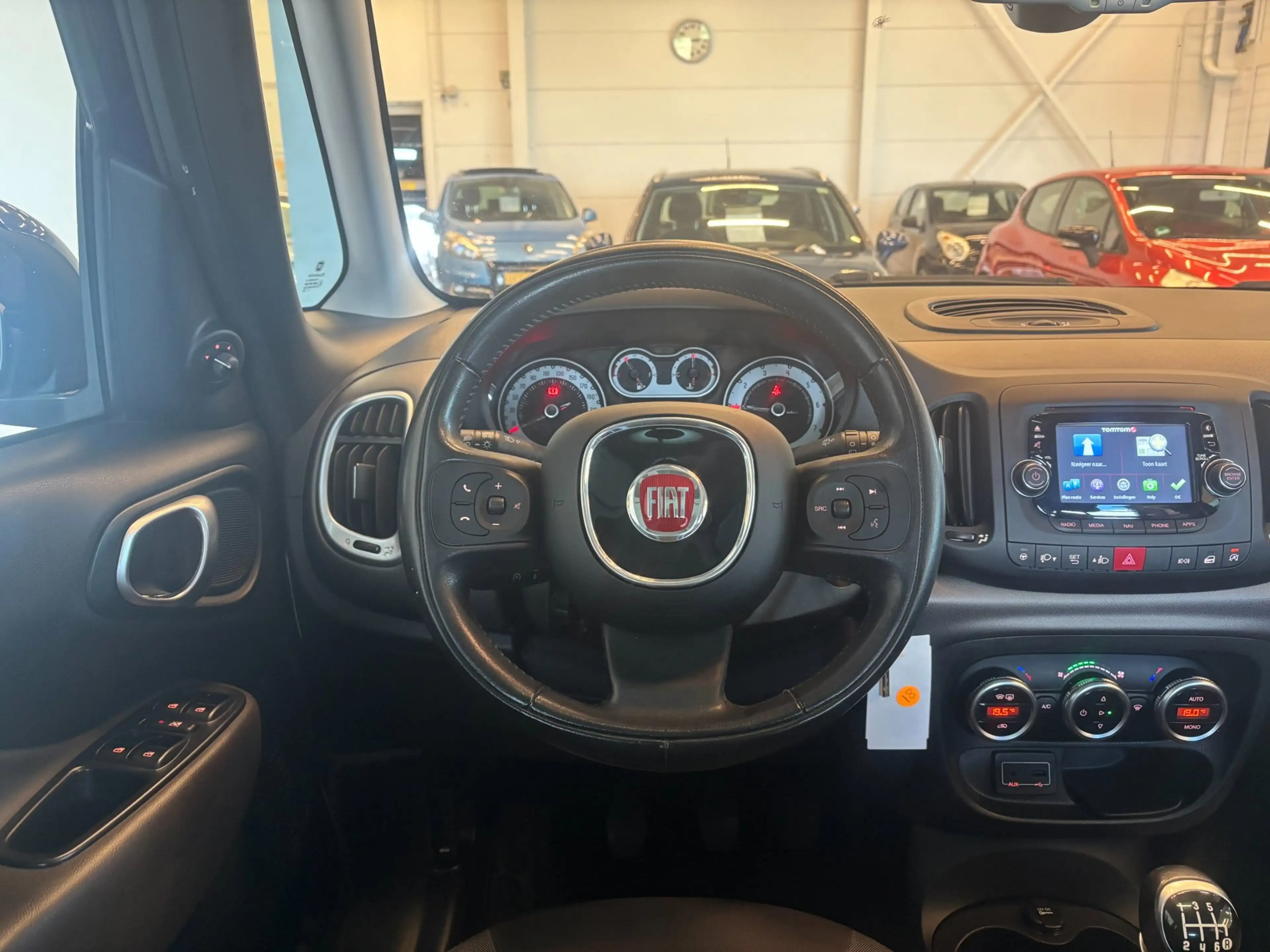 Fiat 500L 0.9 TwinAir Lounge | Panoramadak | Cruise | PDC | — photo 24