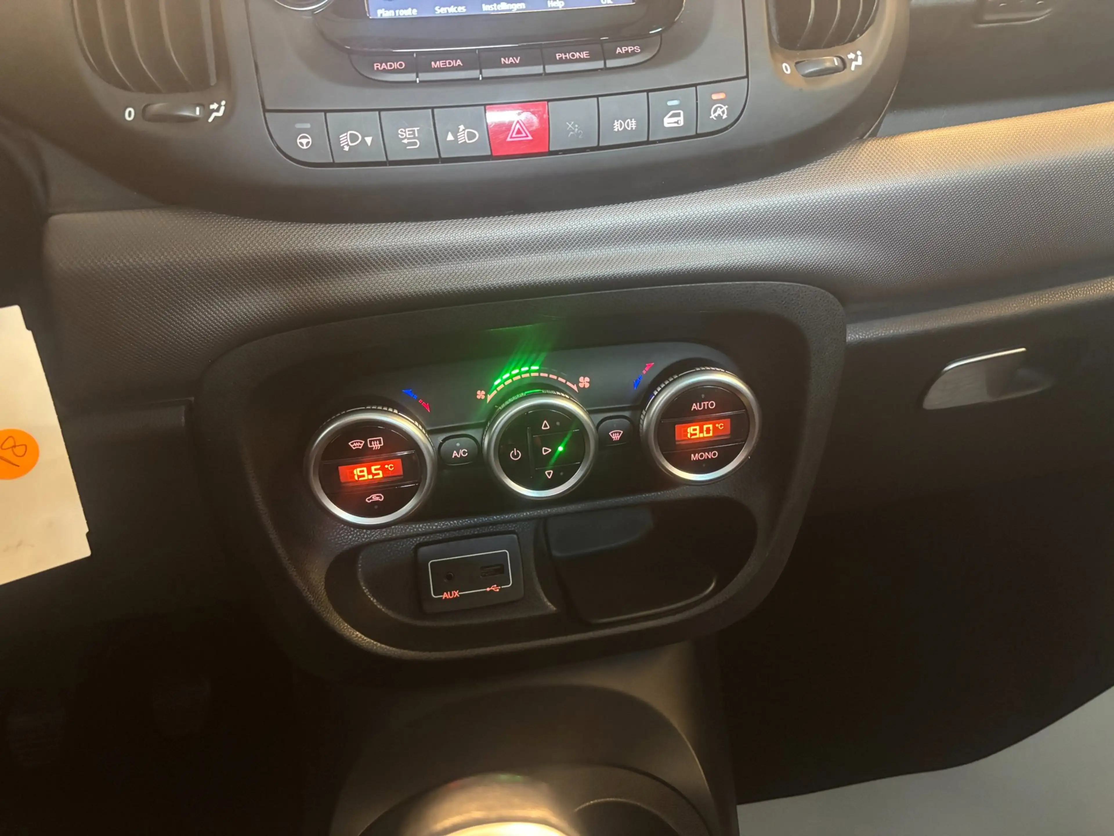 Fiat 500L 0.9 TwinAir Lounge | Panoramadak | Cruise | PDC | — photo 26