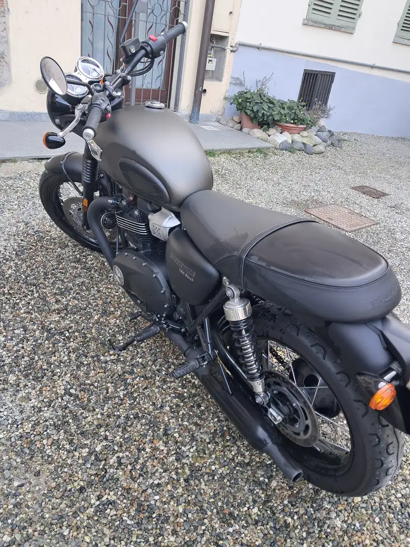 Triumph Bonneville T100 black Nero - 2