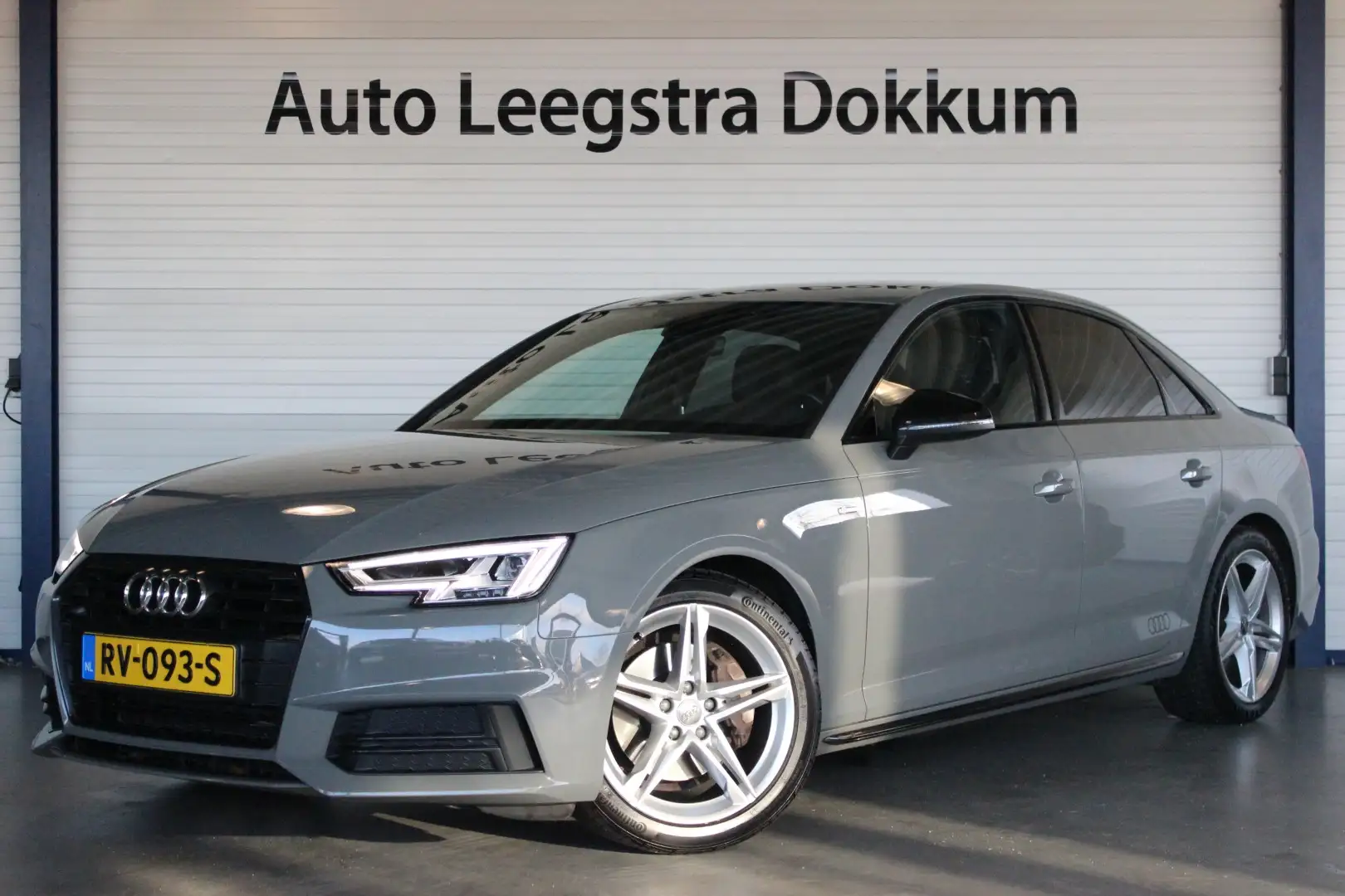 Audi A4 Limousine 2.0 TDI S-Line Black Edition 190 pk | Ba Gris - 1