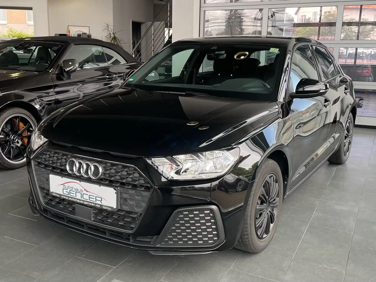Audi A1 Sportback 1.0 TFSI "Klima/PDC/VirtualC." Zwart - 1