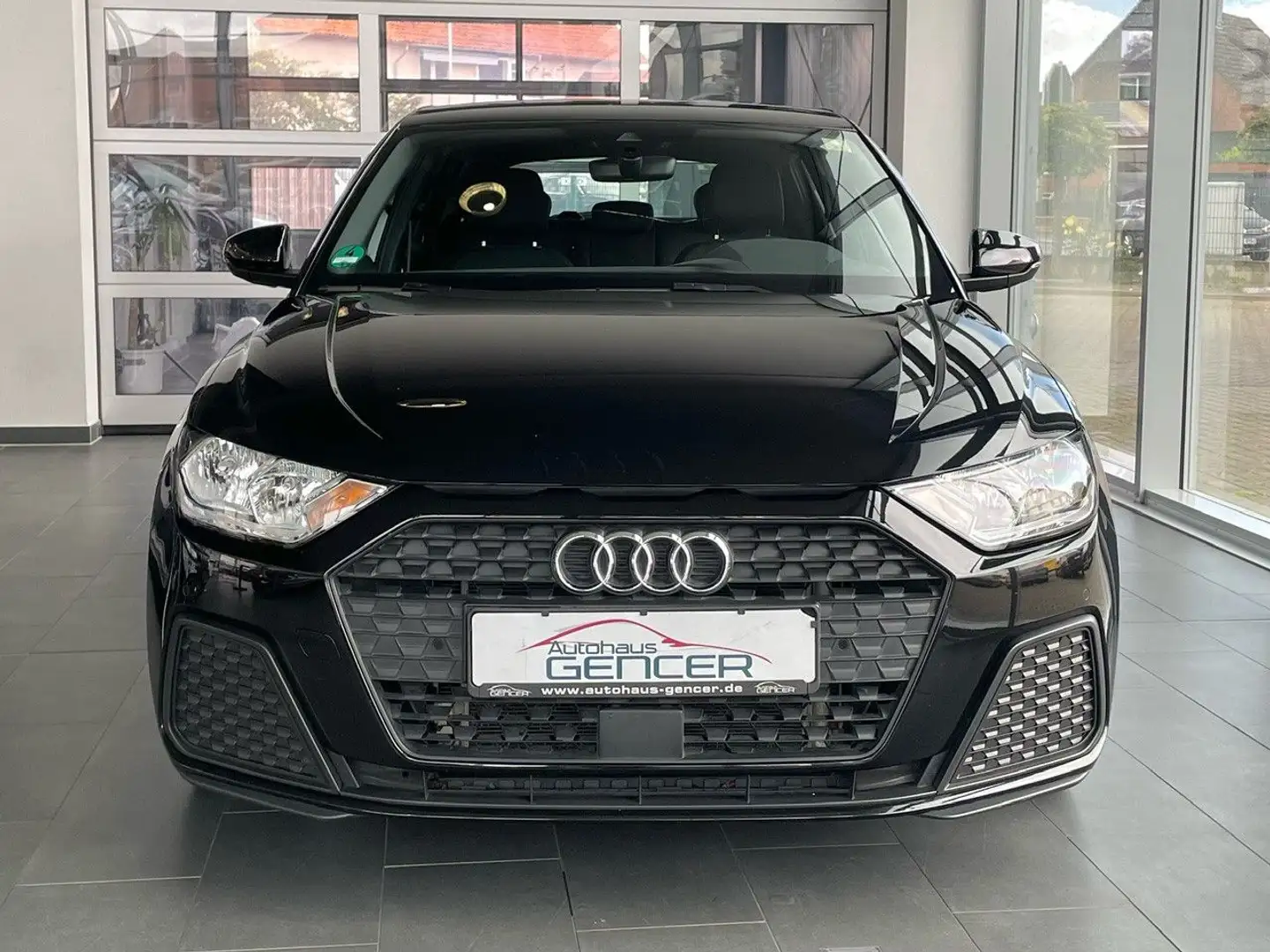 Audi A1 Sportback 1.0 TFSI "Klima/PDC/VirtualC." Zwart - 2