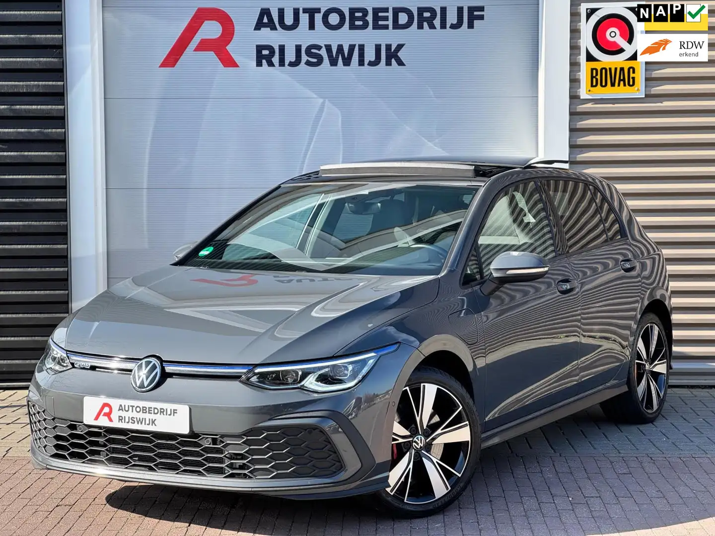 Volkswagen Golf GTE 1.4 eHybrid Pano/HuD/Camera/Matrix Grigio - 1