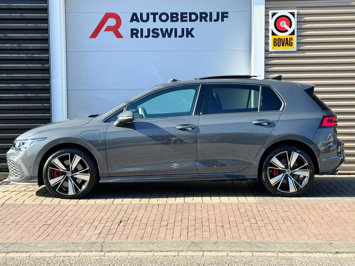 Volkswagen Golf GTE 1.4 eHybrid Pano/HuD/Camera/Matrix Grigio - 2