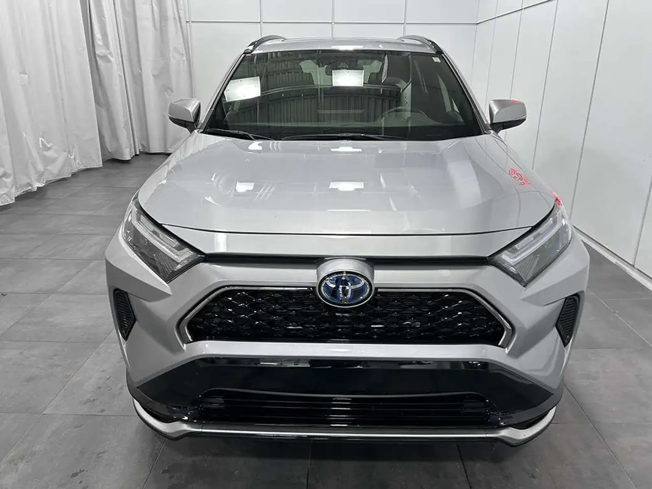Toyota RAV 4 Prime снимка Toyota RAV 4 Prime
