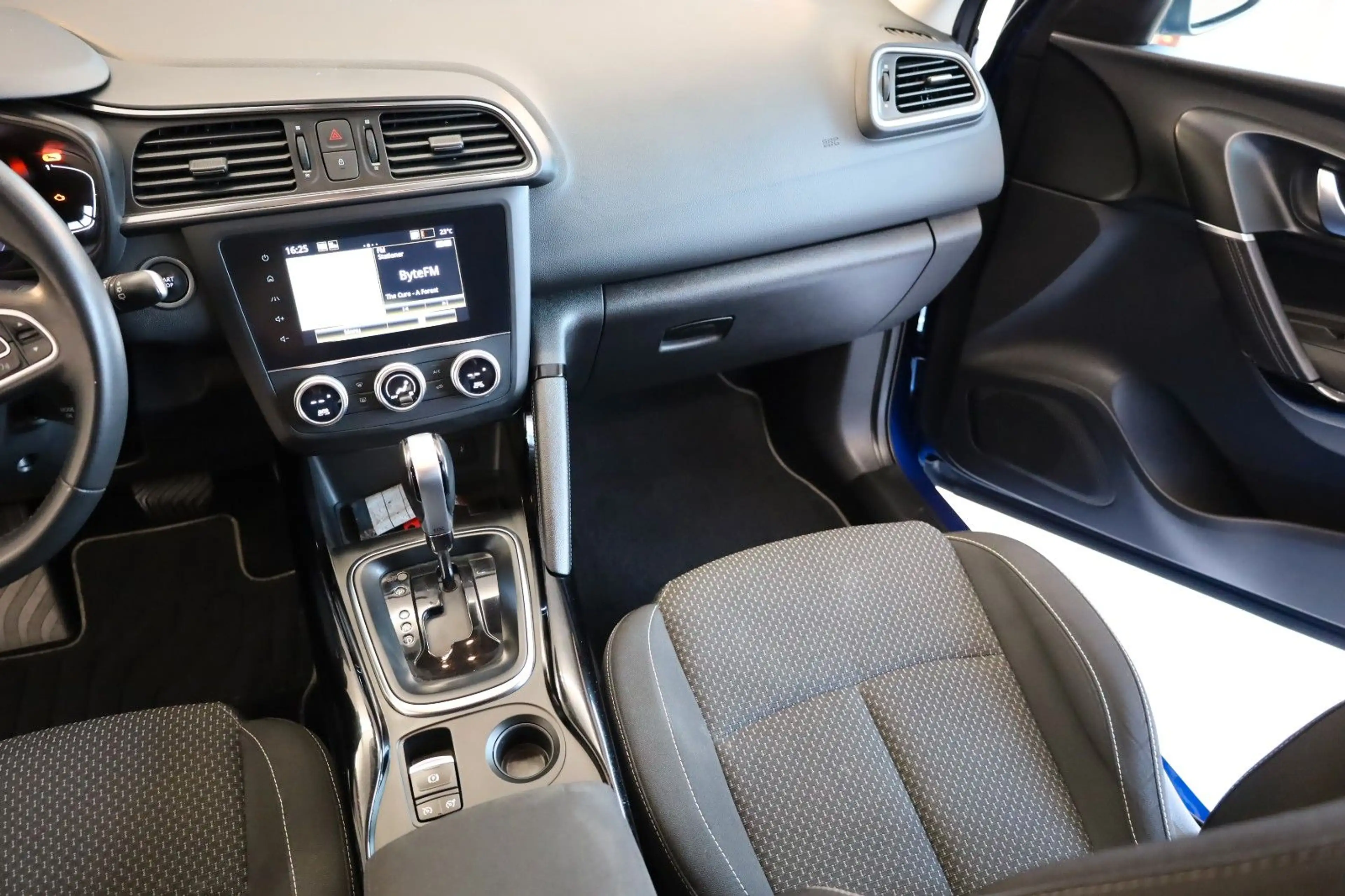 Renault Kadjar Limited / Navi / PDC v+h / Garantie ! — photo 12