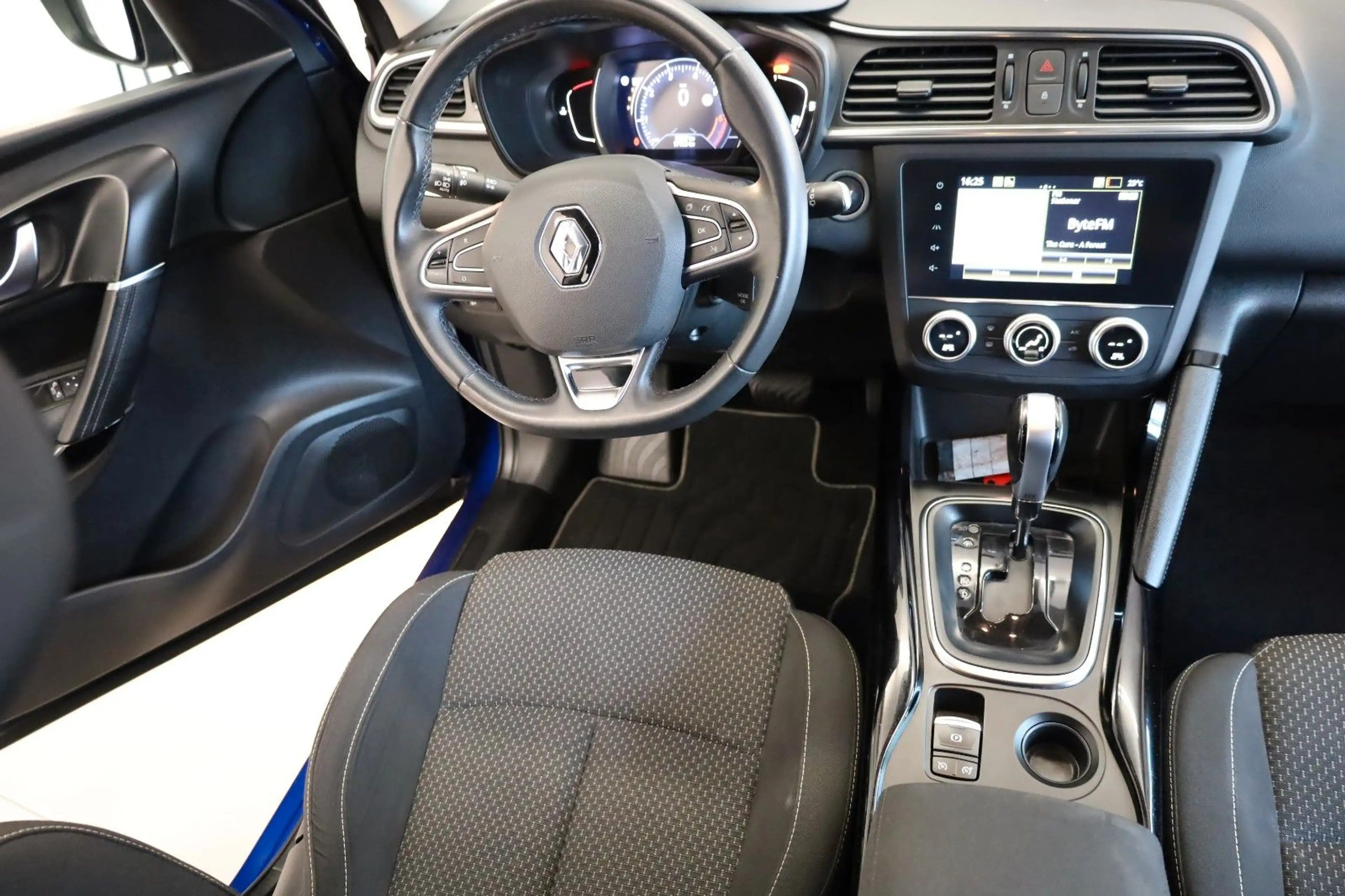 Renault Kadjar Limited / Navi / PDC v+h / Garantie ! — photo 11