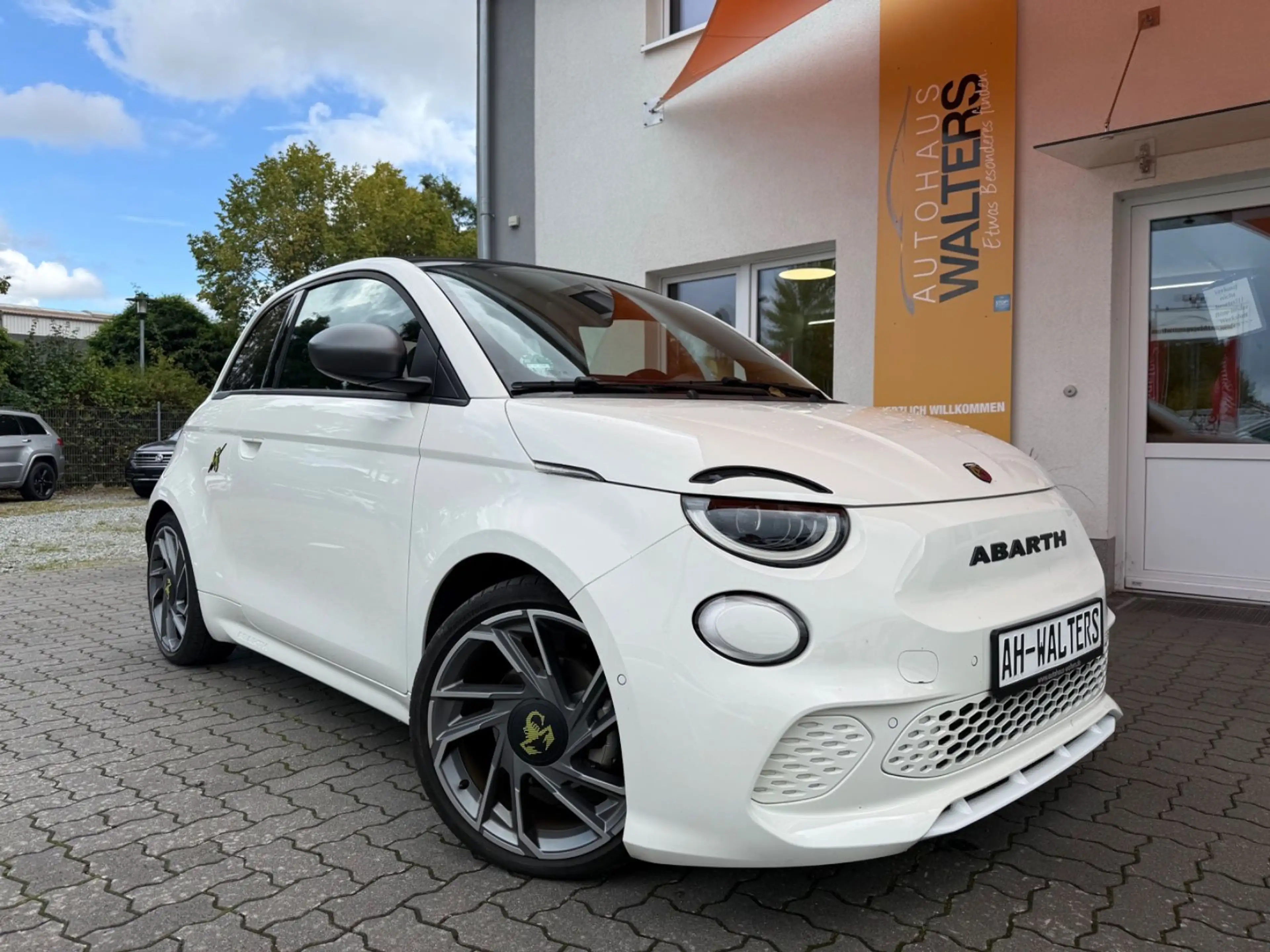 Abarth 500e 500 e Cabrio Turismo=Mwst-Kamera-Carplay-=