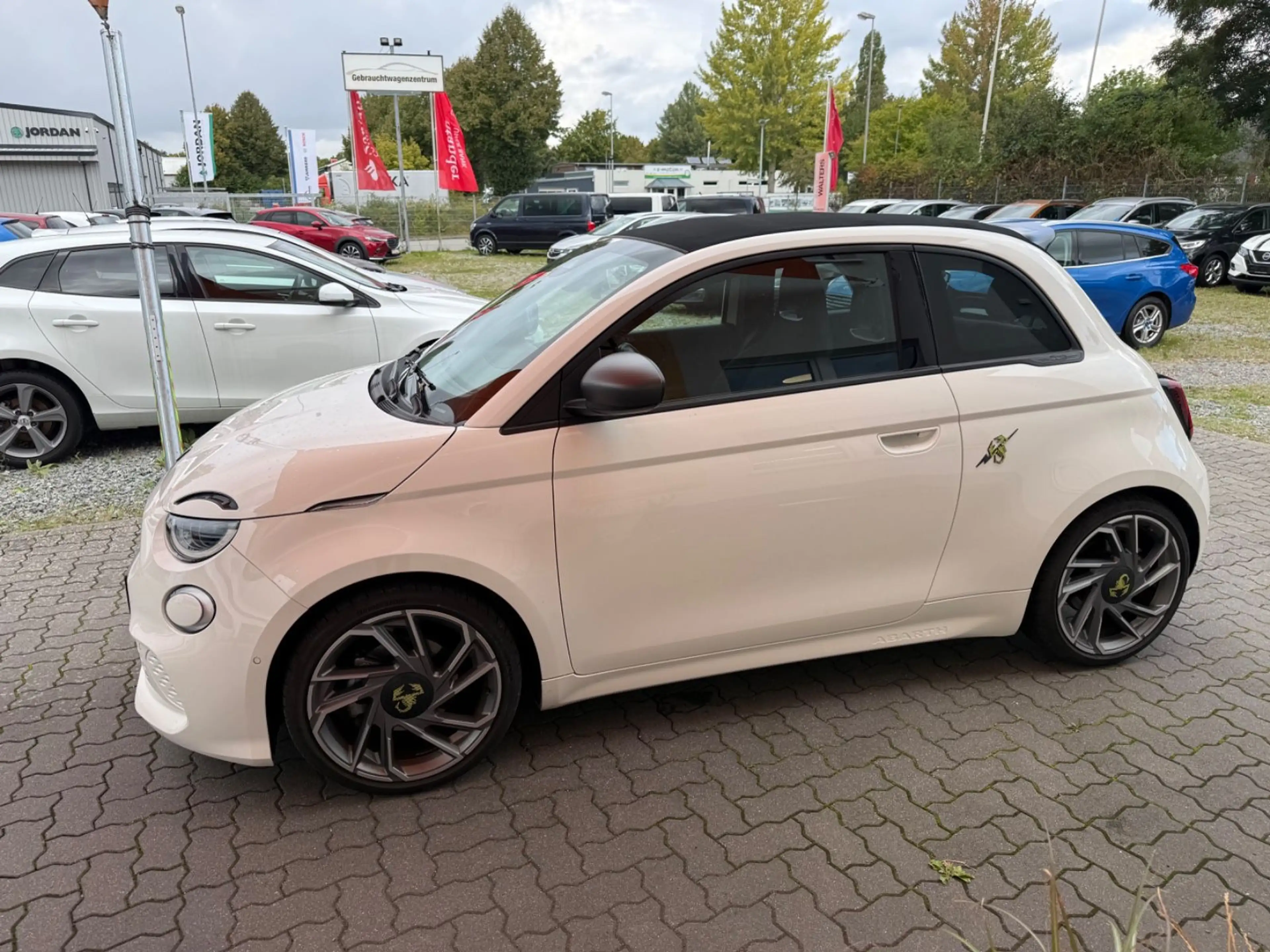 Abarth 500e 500 e Cabrio Turismo=Mwst-Kamera-Carplay-= — photo 5