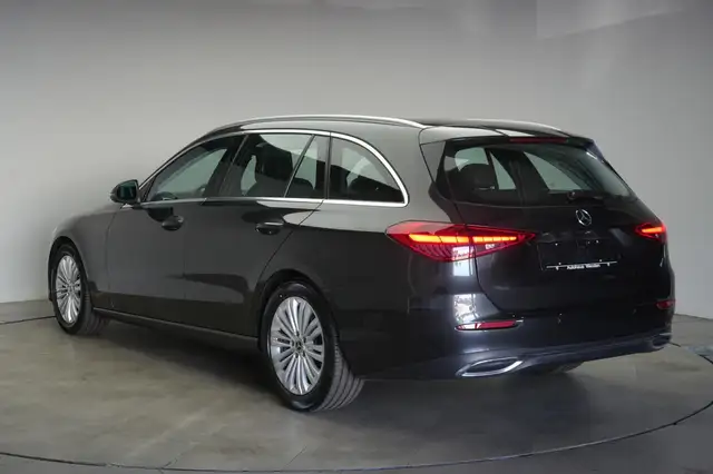 Mercedes-Benz C-Class view 4