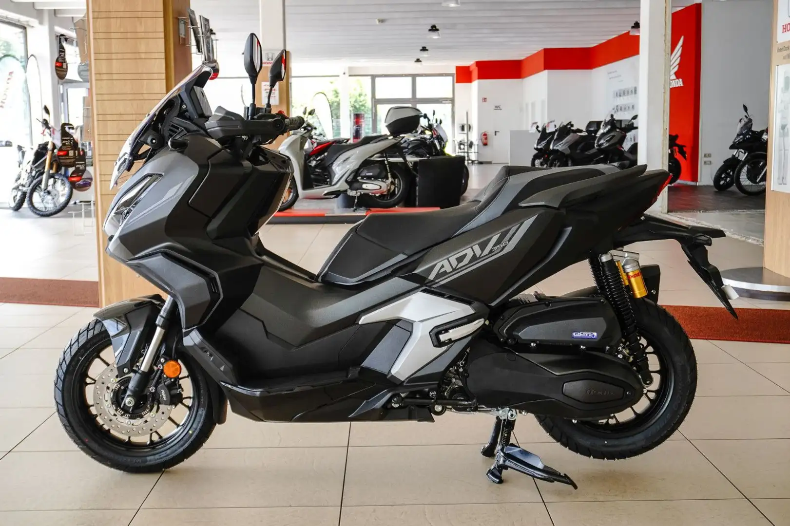 Honda ADV 350 Tageszulassung Dez. 2025 Noir - 2