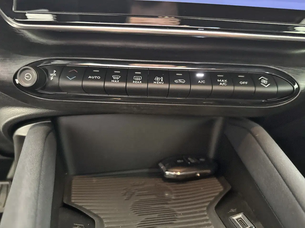 Alfa Romeo Junior 2025 — фото 15