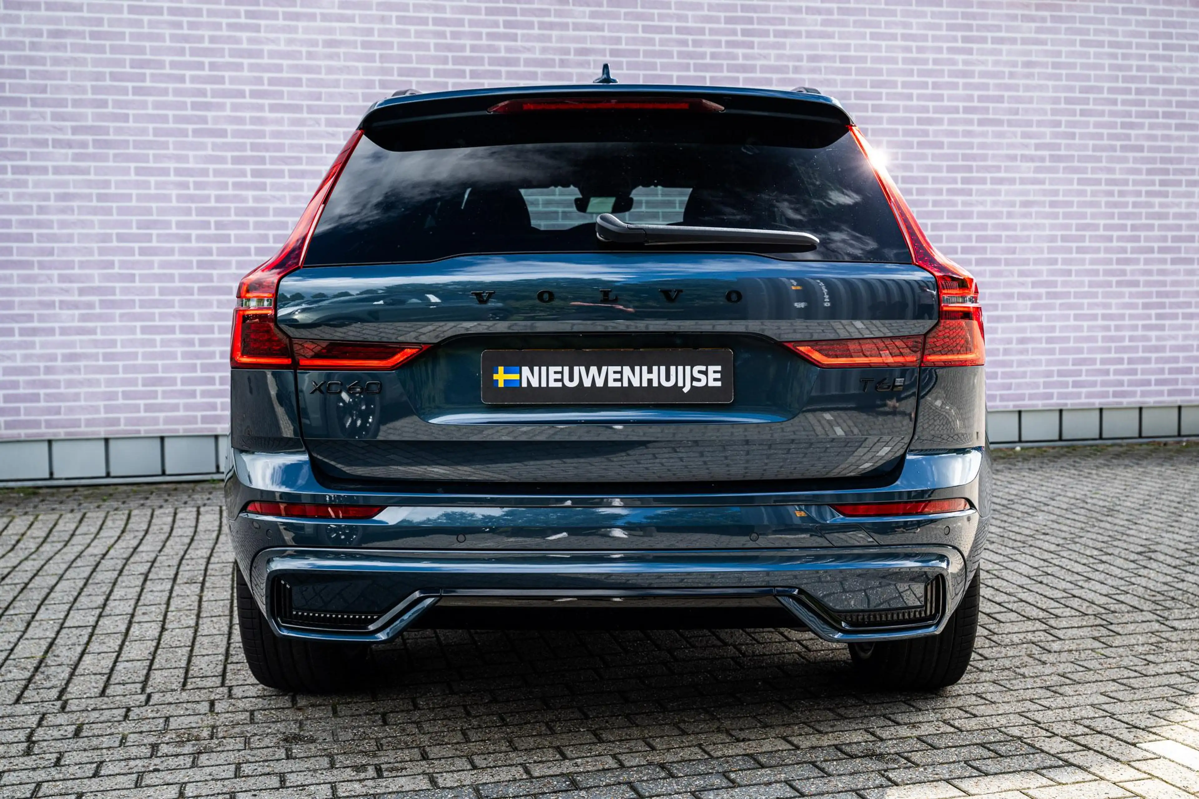 Volvo XC60 2.0 T6 Plug-in Hybrid AWD Ultra Black Edition | PH — photo 10