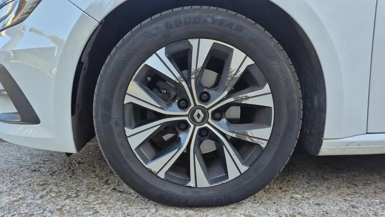 Renault Megane Berline — photo 18
