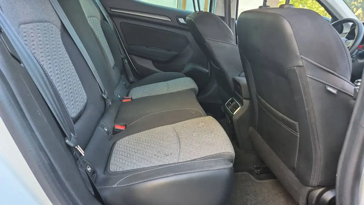 Renault Megane Berline — photo 29
