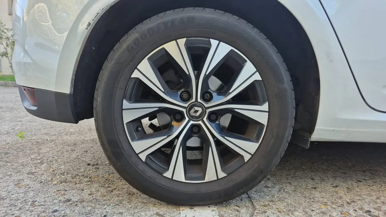 Renault Megane Berline — photo 16