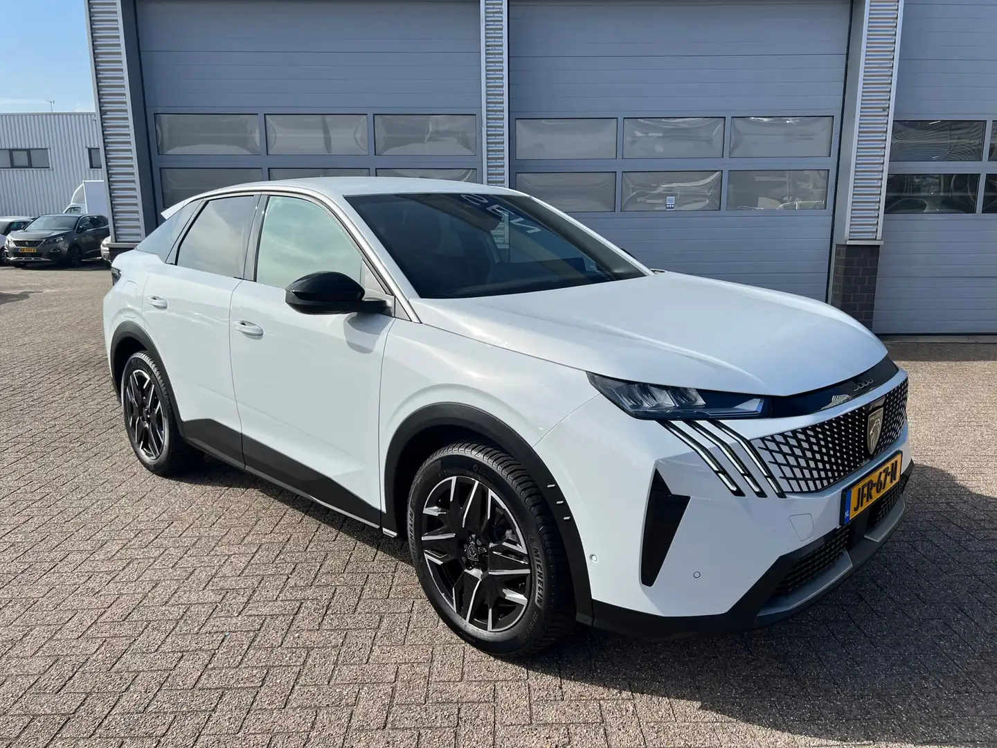 Peugeot 3008 1.2 Hybrid 145Pk Allure | Panoramische i-Cockpit | Wit - 2