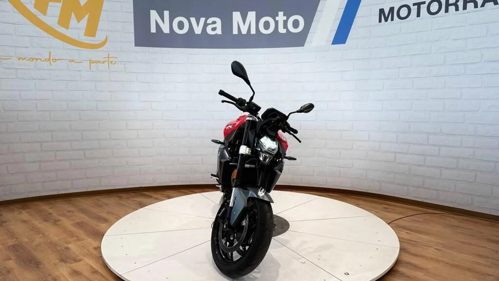 BMW F 900 R Abs Rouge - 2