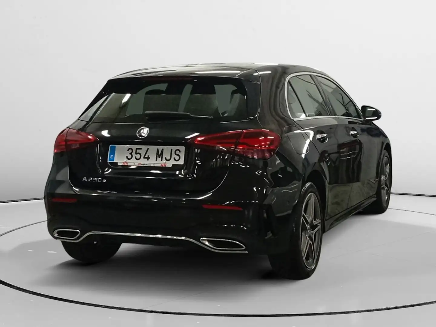 Mercedes-Benz A 250 250e AMG Line Negro - 2