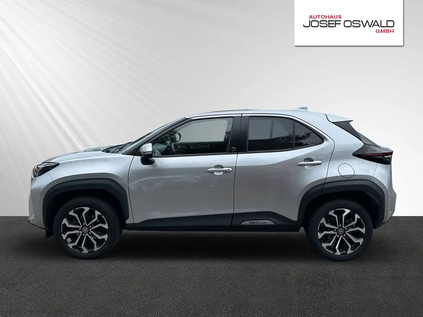 Toyota Yaris Cross Hybrid FWD Team Deutschland Zilver - 2