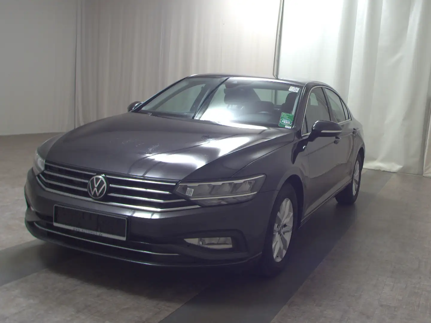 Volkswagen Passat 2.0 TDI Business Navi LED AHK ACC RfK Grau - 2
