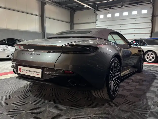 Aston Martin DB12 view 10