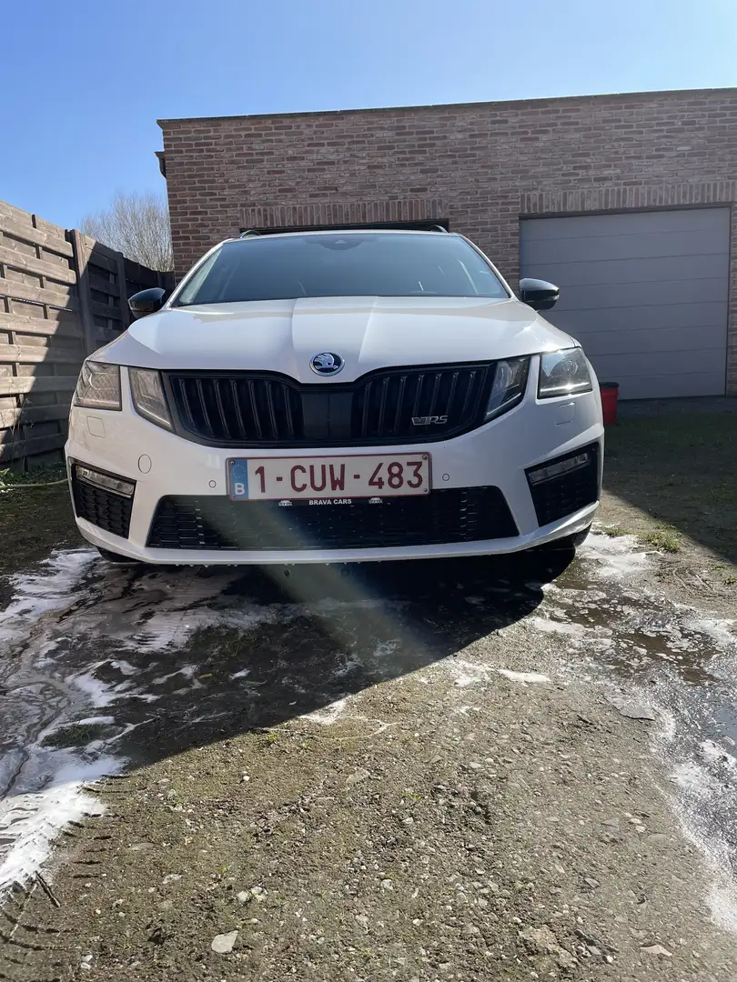 Skoda Octavia Combi 2.0 TSI DSG RS Wit - 1
