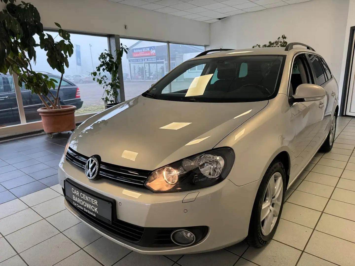 Volkswagen Golf VI Variant Comfortline*Klimaautomatik+Navi* Silber - 1