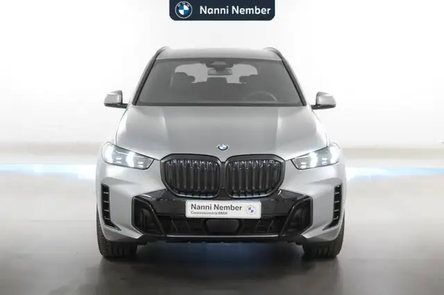 BMW X5 view 2