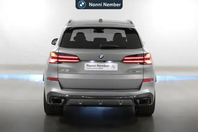 BMW X5 view 4