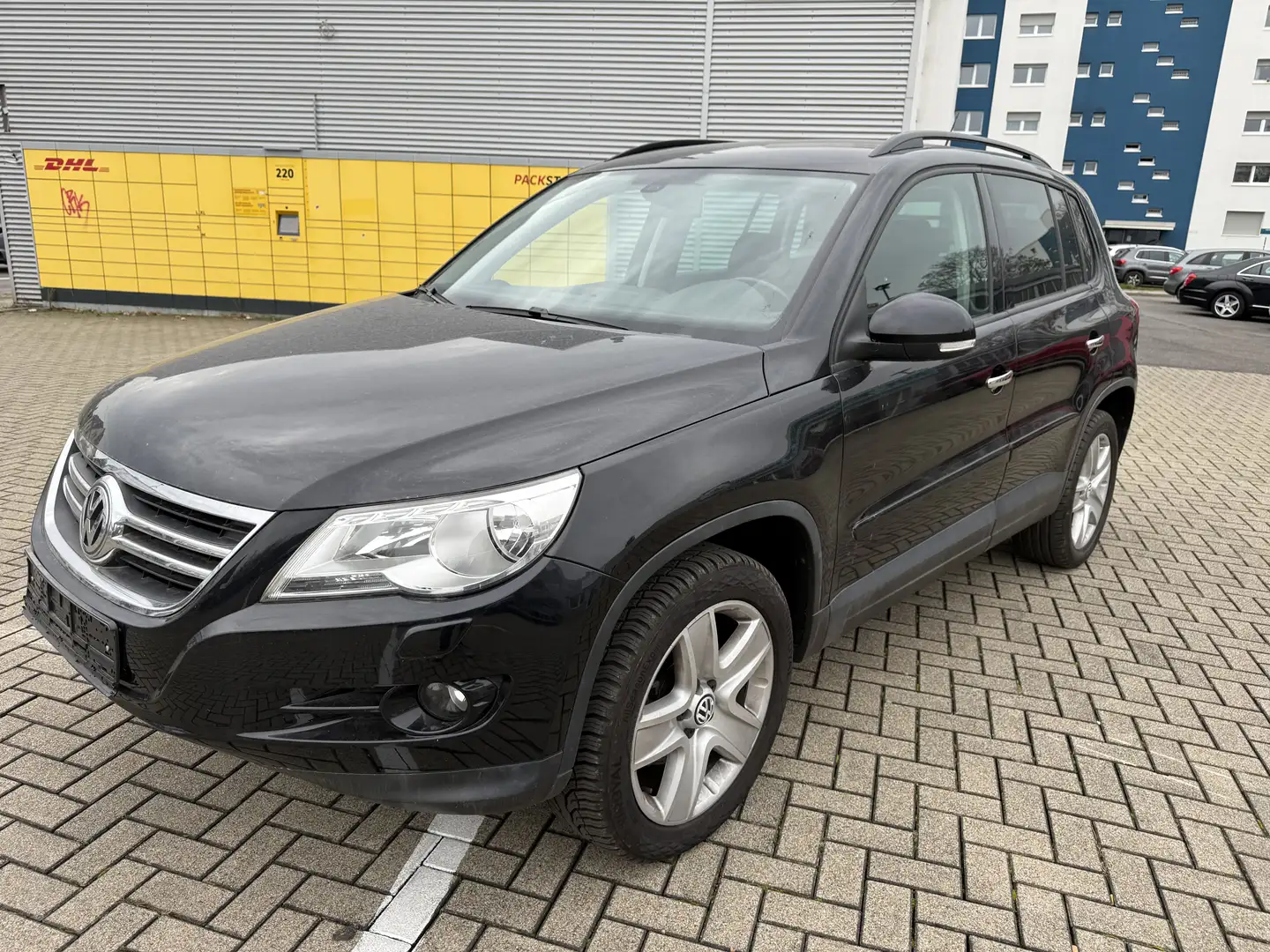 Volkswagen Tiguan 4 Motion/ Automatik /Navi / Tüv u Inspekt neu Schwarz - 1