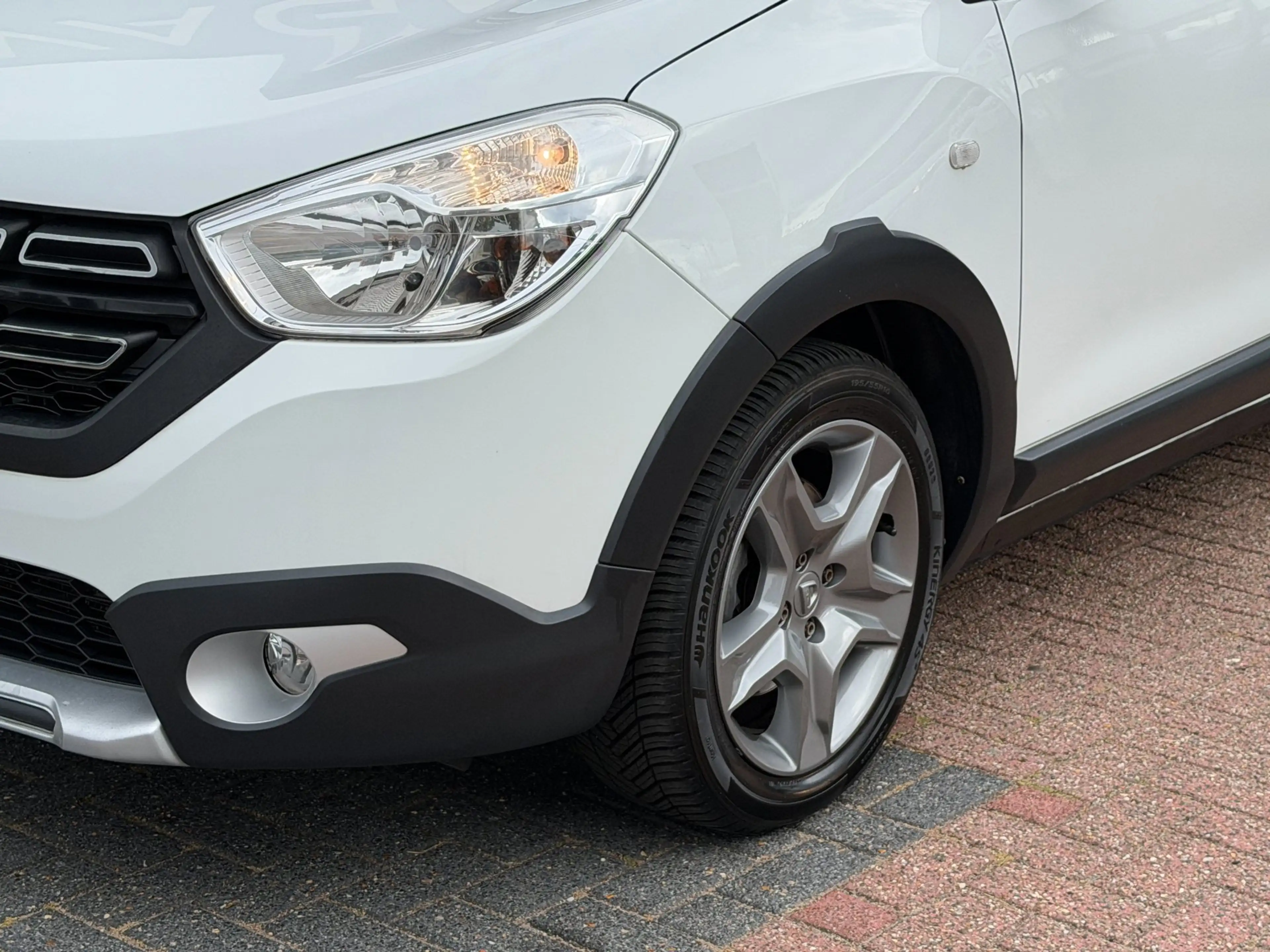 Dacia Lodgy 1.2 TCe Stepway 7p. Airco|Cruise|NAVI|PDC! — photo 4