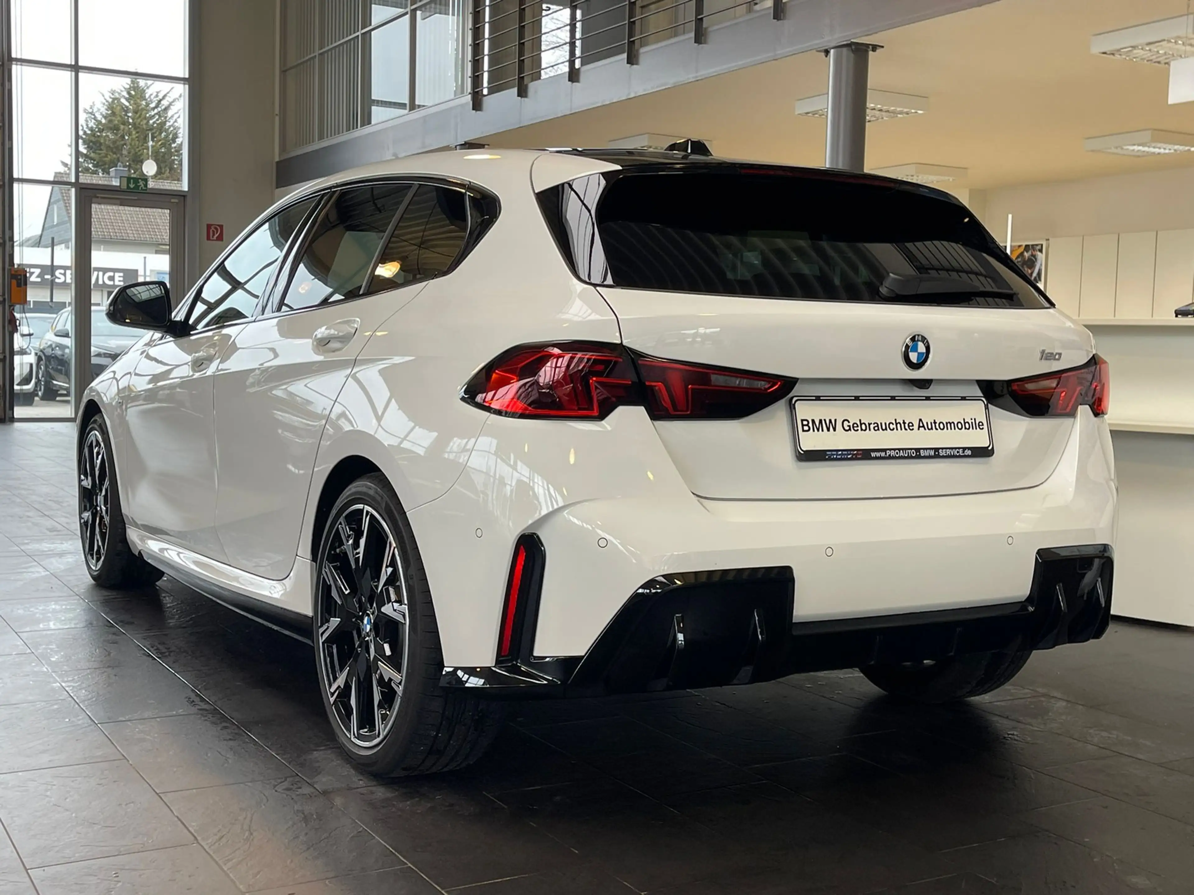 BMW 120 i M Sport Dr.As+/19" — photo 4