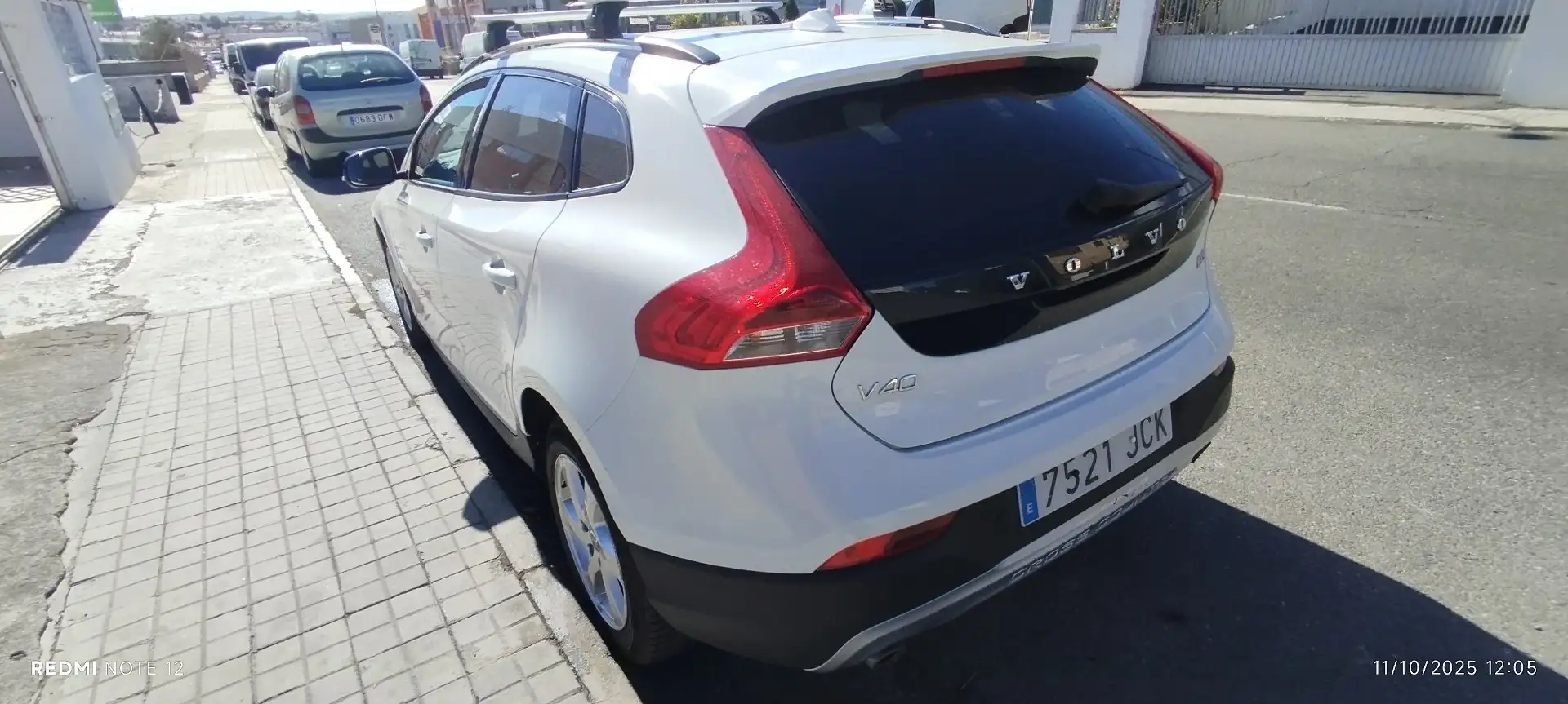Volvo V40 Cross Country D3 Momentum Aut. - 2